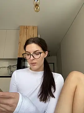 little belucci online show from 14, 10, 2025