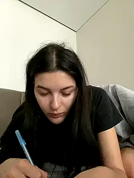 little belucci online show from 17, 10, 2025