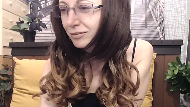 Snapshot of lilianleight chatting on 13, 4, 2026 lilianleight online show from 13, 4, 2026