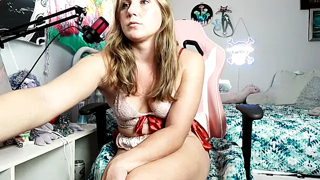 Snapshot of baebaeblueXXX chatting on 17, 9, 2025 baebaeblueXXX online show from 17, 9, 2025