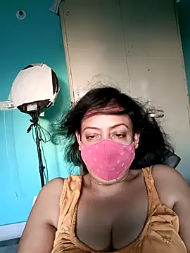 Snapshot of love_suman chatting on 28, 10, 2025 love suman online show from 28, 10, 2025