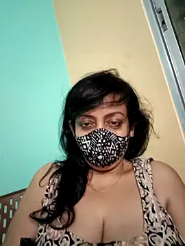 Snapshot of love_suman chatting on 5, 11, 2025 love suman online show from 5, 11, 2025