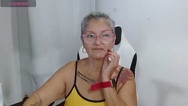 Snapshot of bety-cum2 chatting on 2, 5, 2026 bety-cum2 online show from 2, 5, 2026