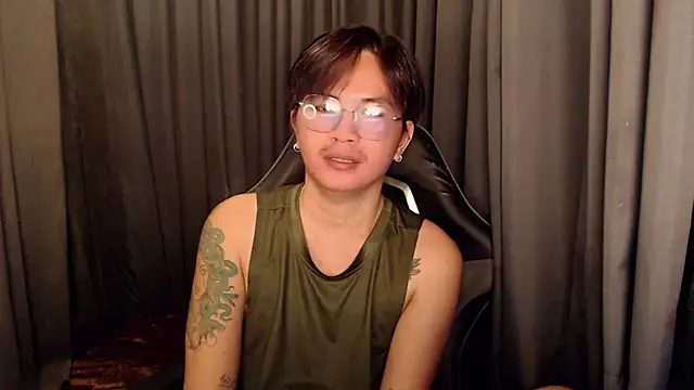 Snapshot of Sexy_Handsome_Drex chatting on 12, 10, 2025 Sexy Handsome Drex online show from 12, 10, 2025