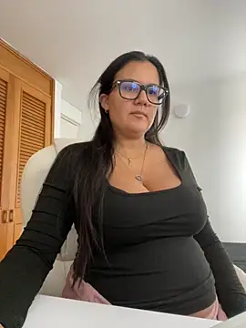 SWEETLILY18 online show from 26, 11, 2025