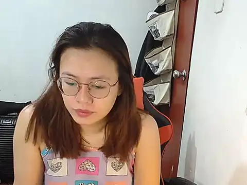 Snapshot of crizzybel chatting on 15, 5, 2026 crizzybel online show from 15, 5, 2026