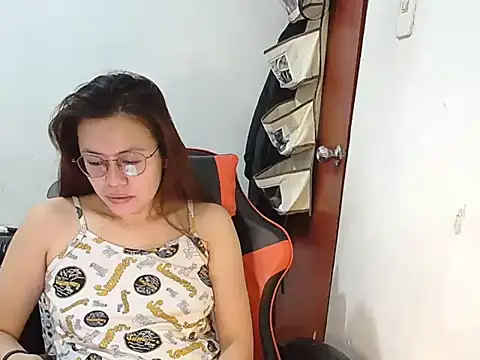 Snapshot of crizzybel chatting on 17, 5, 2026 crizzybel online show from 17, 5, 2026