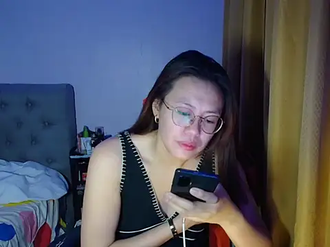 Snapshot of crizzybel chatting on 28, 5, 2026 crizzybel online show from 28, 5, 2026