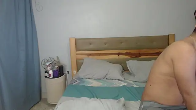 Snapshot of couplesex_ve chatting on 24, 11, 2025 couplesex ve online show from 24, 11, 2025