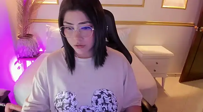 lucy26  online show from 11, 3, 2025