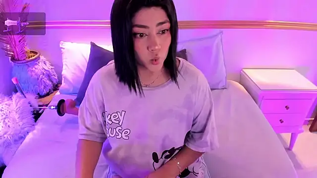 lucy26  online show from 14, 9, 2025