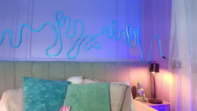 Sofly s online show from 18, 4, 2026