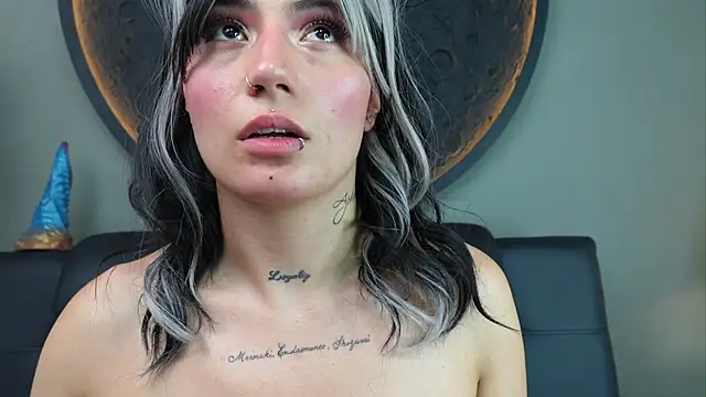 Snapshot of miss_sharlotte18 chatting on 30, 10, 2025 miss sharlotte18 online show from 30, 10, 2025