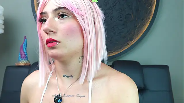 Snapshot of miss_sharlotte18 chatting on 10, 11, 2025 miss sharlotte18 online show from 10, 11, 2025