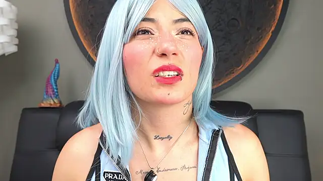 Snapshot of miss_sharlotte18 chatting on 19, 11, 2025 miss sharlotte18 online show from 19, 11, 2025