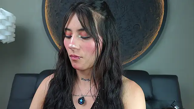 Snapshot of miss_sharlotte18 chatting on 20, 11, 2025 miss sharlotte18 online show from 20, 11, 2025