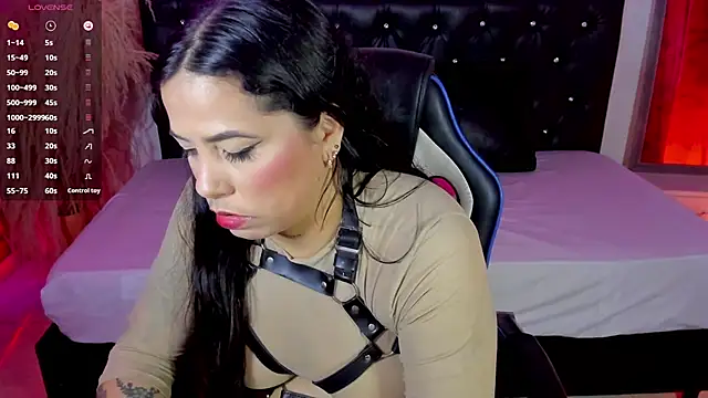 Bianka olivetto021 online show from 15, 2, 2025