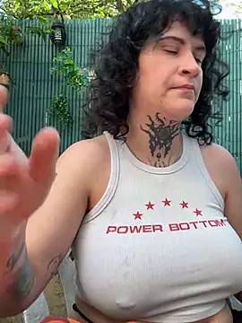 callmelouve online show from 15, 4, 2026