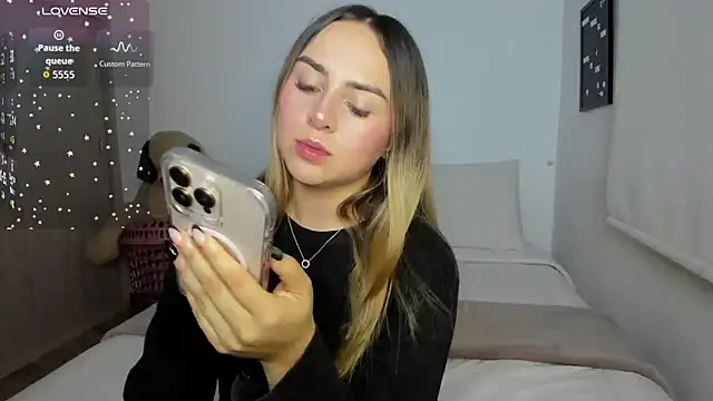 sophi mooreno online show from 29, 3, 2026