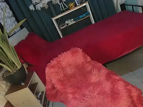 Laura yourhottestbabe123 online show from 23, 9, 2025