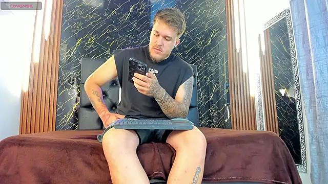 Snapshot of keane_lee chatting on 24, 9, 2025 keane lee online show from 24, 9, 2025