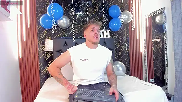 Snapshot of keane_lee chatting on 7, 10, 2025 keane lee online show from 7, 10, 2025