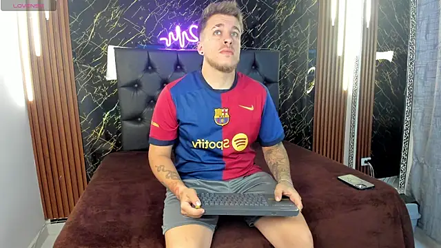 Snapshot of keane_lee chatting on 21, 10, 2025 keane lee online show from 21, 10, 2025