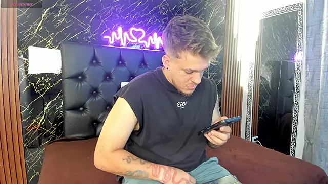 Snapshot of keane_lee chatting on 22, 10, 2025 keane lee online show from 22, 10, 2025