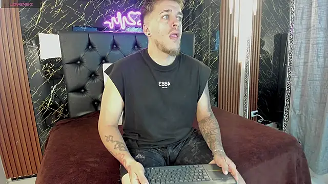 Snapshot of keane_lee chatting on 12, 11, 2025 keane lee online show from 12, 11, 2025