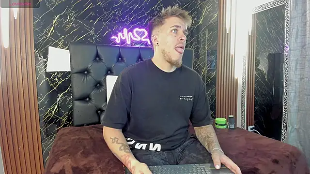 Snapshot of keane_lee chatting on 13, 11, 2025 keane lee online show from 13, 11, 2025