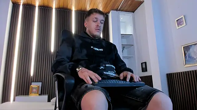 Snapshot of keane_lee chatting on 5, 12, 2025 keane lee online show from 5, 12, 2025