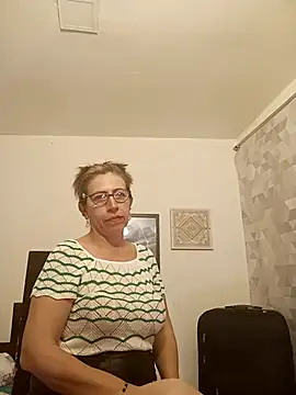 Chayla Ruiz online show from 10, 9, 2025