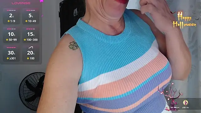 Chayla Ruiz online show from 25, 11, 2025