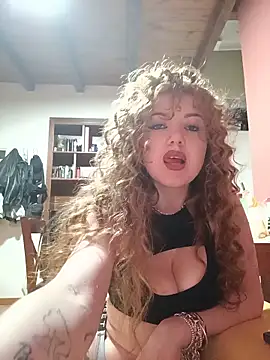 Snapshot of CurlyElisa chatting on 8, 6, 2026 CurlyElisa online show from 8, 6, 2026