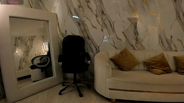 Snapshot of JadeEvansX chatting on 25, 11, 2025 JadeEvansX online show from 25, 11, 2025