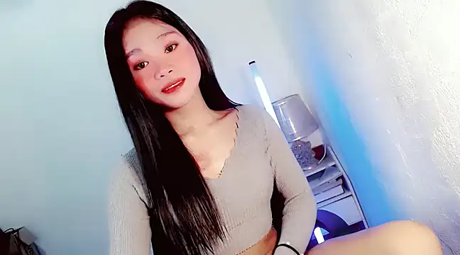 amomentoflust69 online show from 4, 2, 2025