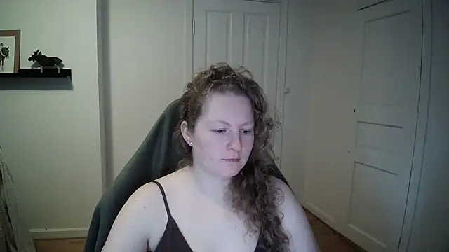 Girlnina-1995 online show from 8, 1, 2025