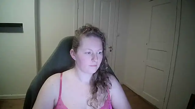 Girlnina-1995 online show from 27, 1, 2025