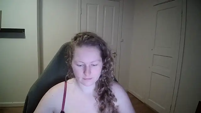 Girlnina-1995 online show from 30, 1, 2025