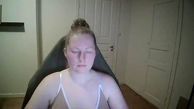 Girlnina-1995 online show from 5, 2, 2025