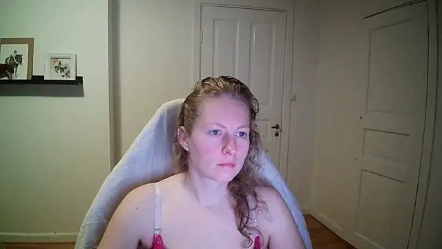 Girlnina-1995 online show from 20, 10, 2025