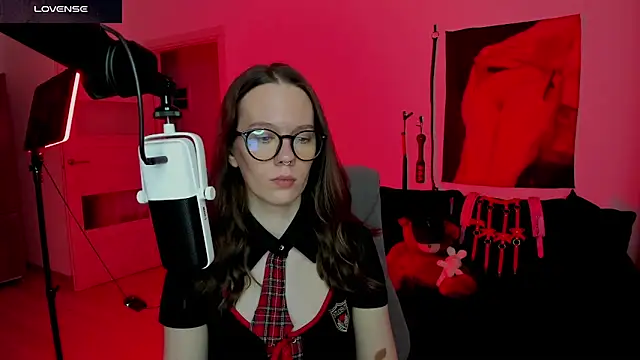 DivineBite online show from 6, 4, 2026