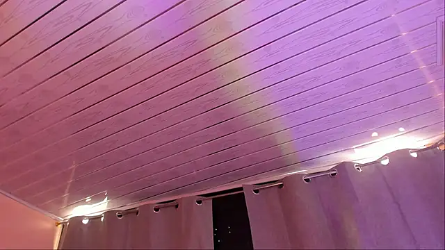 Snapshot of candymills1 chatting on 11, 2, 2026 candymills1 online show from 11, 2, 2026