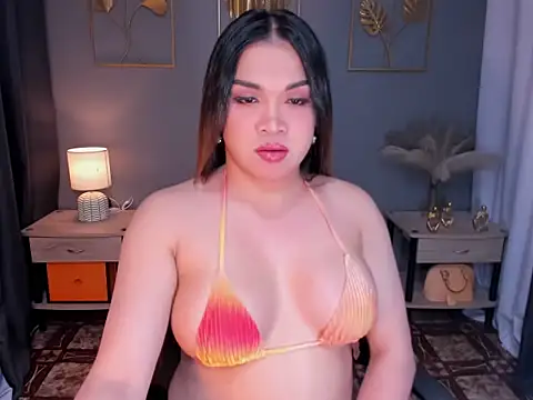 MaxeneCullens online show from 18, 2, 2025