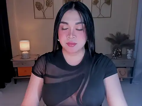 Snapshot of MaxeneCullens chatting on 17, 4, 2026 MaxeneCullens online show from 17, 4, 2026