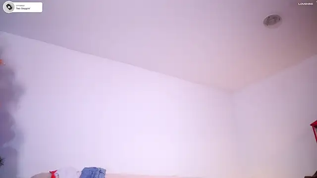 annie22love online show from 4, 1, 2025