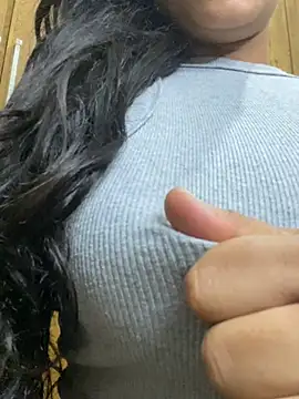 Snapshot of bea3liz chatting on 3, 2, 2025 bea3liz online show from 3, 2, 2025