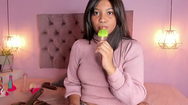 Zafiiraa online show from 6, 1, 2025