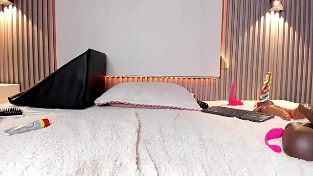 Zafiiraa online show from 10, 3, 2025