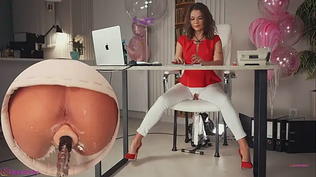 art porno online show from 13, 4, 2026